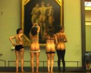 They Really Louvre That Painting