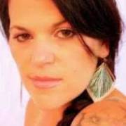 20 Pics Of Stunning Hotty... With A Lazy Eye