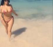 Mega Fake Booty At The Beach!