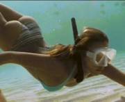 Jessica Alba Snorkling (Gif)