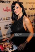 Lisa Ann At The 2012 Avn Expo (Xpost From R/Pornstarfashion)