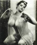 Rosina Revelle - British Model Of The Late 1950S. [Xpost /R/Oldschoolcoolnsfw]
