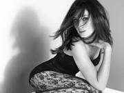 A Photoshoot With Emily Blunt [L]