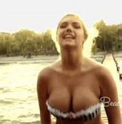 Kate Upton &Amp;Quot;It's A Wrap&Amp;Quot; [Gif]