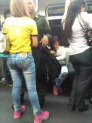 Disfrutando Un Viaje Por Metro..