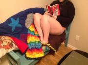 [F] I Was Told You Might Like Me Getting Cozy With Neil Gaiman (X-Post R/Gwnerdy)