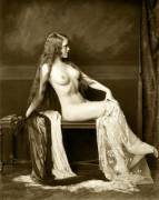 (Oldenporn) A Ziegfeld Follies Girl Photographed By Alfred Cheney Johnston.