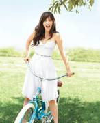 Zooey Deschanel (X-Post R/Gentlemanboners)