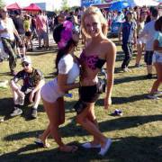 Incredible Pose For A Kiss