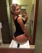 That's One Lucky Sink (Xpost From R/Realgirls)