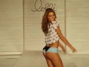 Daniela Lopez On The Runway (X-Post /R/Celebrityjomaterial)