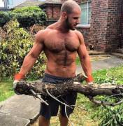 Those Hairy Pecs. Yum