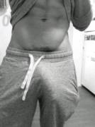 Semi (X-Post /R/Guysinsweatpants)