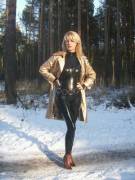 Latex Veronica In The Classic Black Underlayer [Album]