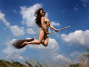 Kiwihunkstuff: Loves To Ride A Long Hard Pole