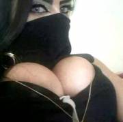 Big Eyes To Go With That Big Rack.