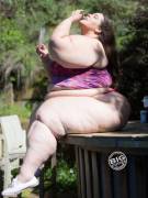 Boberry Has Tiny Feet