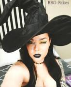 Facial Friday: Suzy Berhow With A Faceful Of Treat