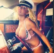 Turkish Celebrity Esra Ersoy Tweeted This Photo, And A Few Minutes After Posting ...