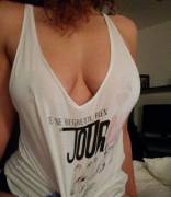 No Bra, Fat Titties :) [F]