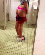 Real Woman U/Exilevilify_ Wearing Nike Air Pegasus (R/Gonewild)