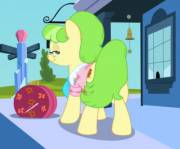 Shake Shake Shake [Ms. Peachbottom][Solo][Animated] (Artist: Carnifex)