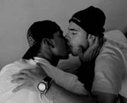 Black And White Kissin