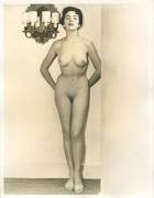 This 40'S Chick Would Still Be Hot Even By Today's Standards