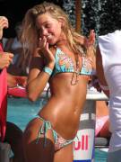 Tee Hee (/X/Post Via /R/Happygirls/)