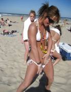 Beach Pussy (/X/Post Via /R/Flashinggirls)