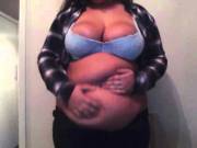 Possible Curvygainer Return. Compare With Old &Amp;Quot;How To Hide A Flabby Belly&Amp;Quot;Video.